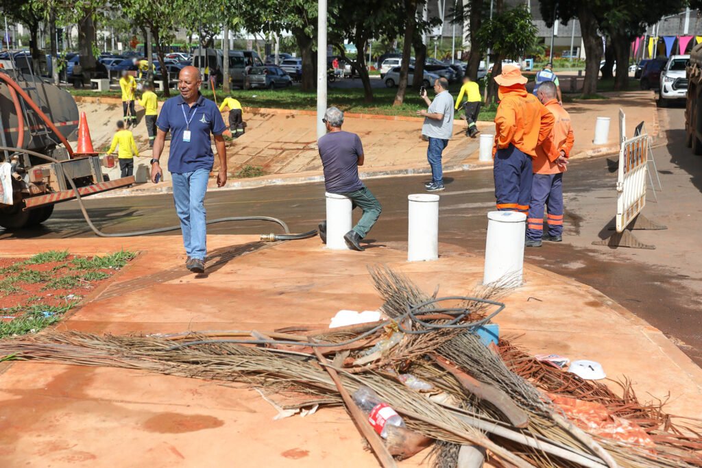 Entulho Fotos Paulo H. Carvalho.Agência Brasília